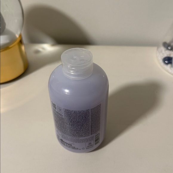 LOVE Smoothing Shampoo for Frizzy Hair - Picture 3 of 3